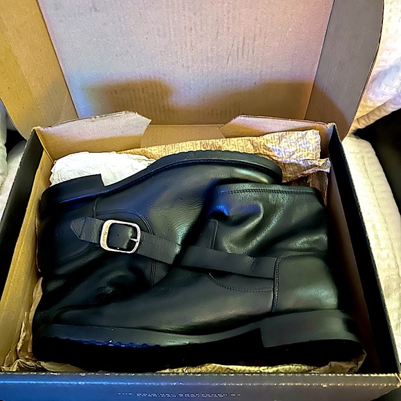 Newish FRYE VERONICA BLACKK BOOT - Picture 2 of 6